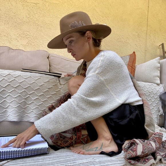 Meet your Posher, Sharee - Picture 2 of 2